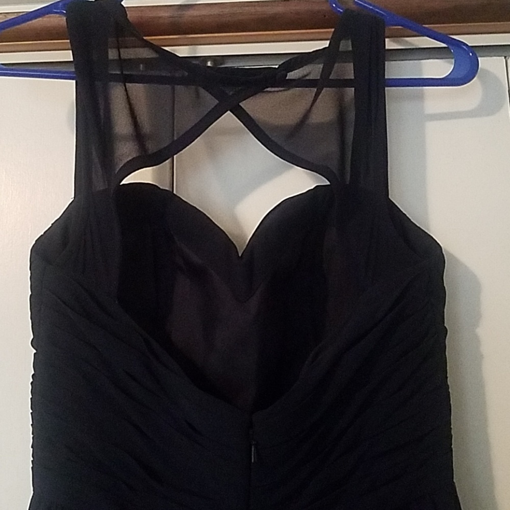 Gown - Picture 4 of 4